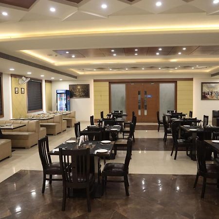 Hotel La Pearl Naiapura 外观 照片