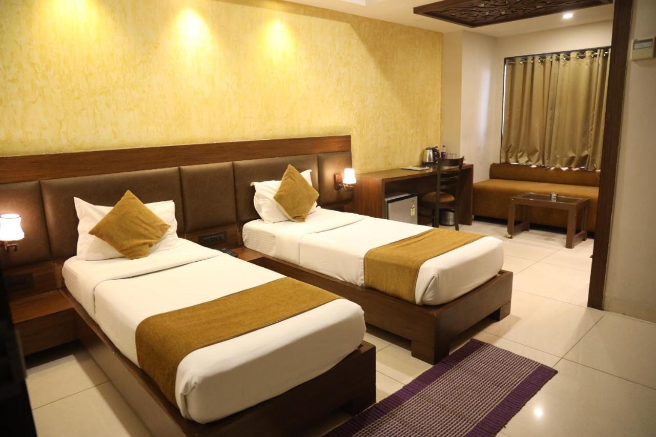 Hotel La Pearl Naiapura 外观 照片