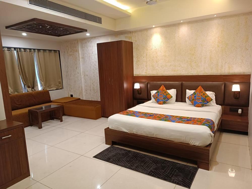 Hotel La Pearl Naiapura 外观 照片